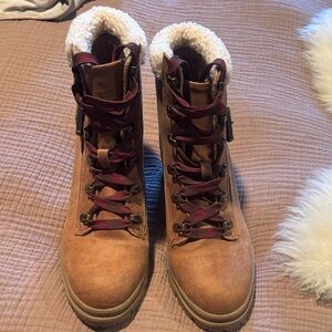 Cozy Tan Lace-Up Winter Boots
